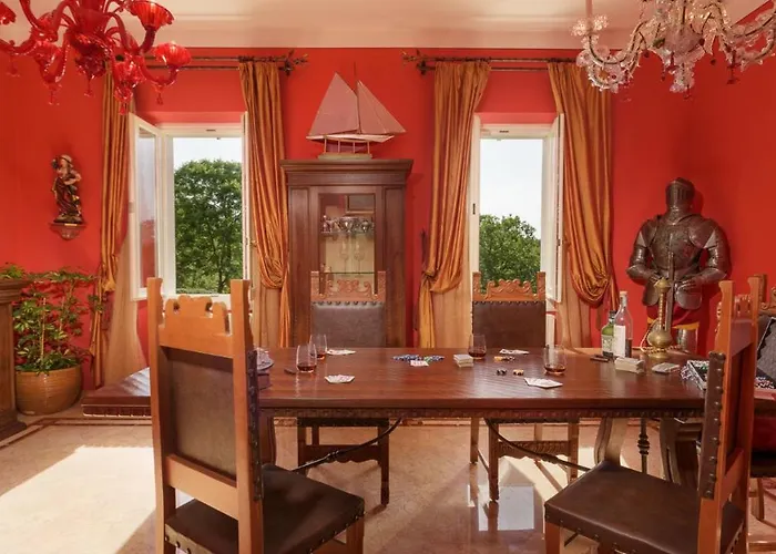 Vittoria D'anghiari 7&3, Emma فيلة أنغياري