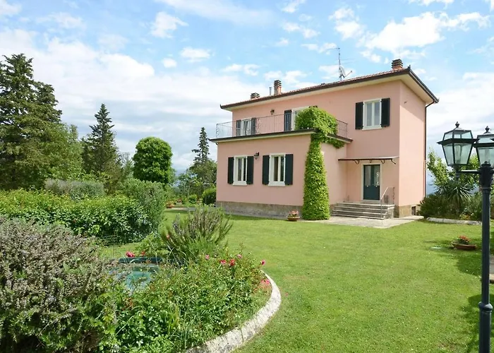 Vittoria D'anghiari 7&3, Emma فيلة *